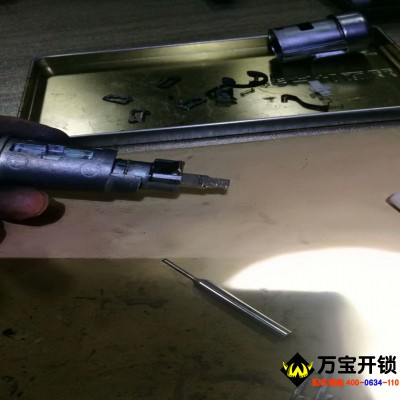 萊蕪福特福克斯修復(fù)點(diǎn)火鎖，?？怂硅€匙擰不到發(fā)卡